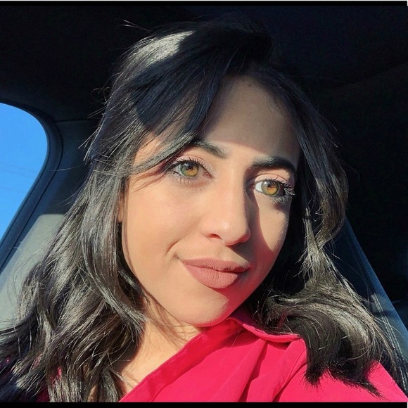 Meet your Posher, Melissa - Picture 2 of 4